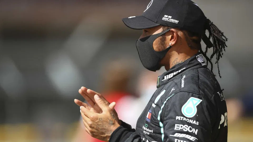 Hamilton torna-se no piloto com mais vitórias em 'casa'