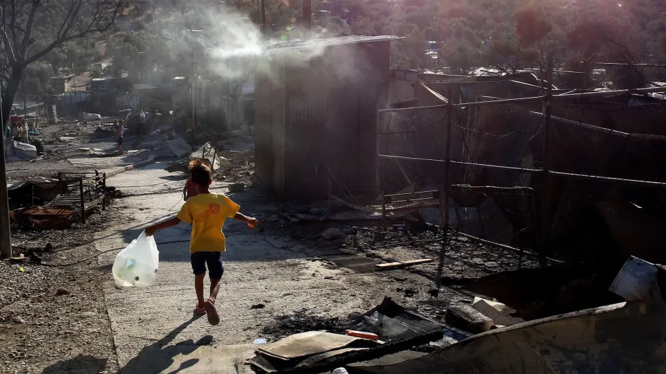 Novo incêndio deflagra no campo de refugiados de Moria, na Grécia