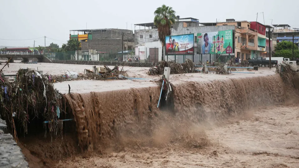 Bebé morre em temporal que inunda capital de Cabo Verde