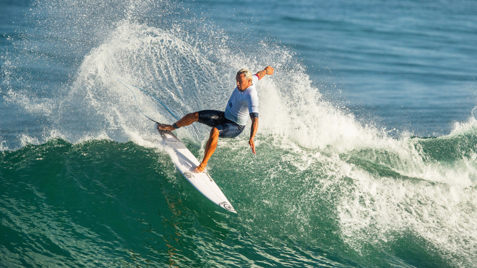 Vasco Ribeiro é o único português nos 'oitavos' do Caparica Surf Fest