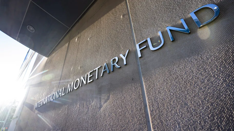 FMI baixa para 7,9% previsão de crescimento da China em 2021
