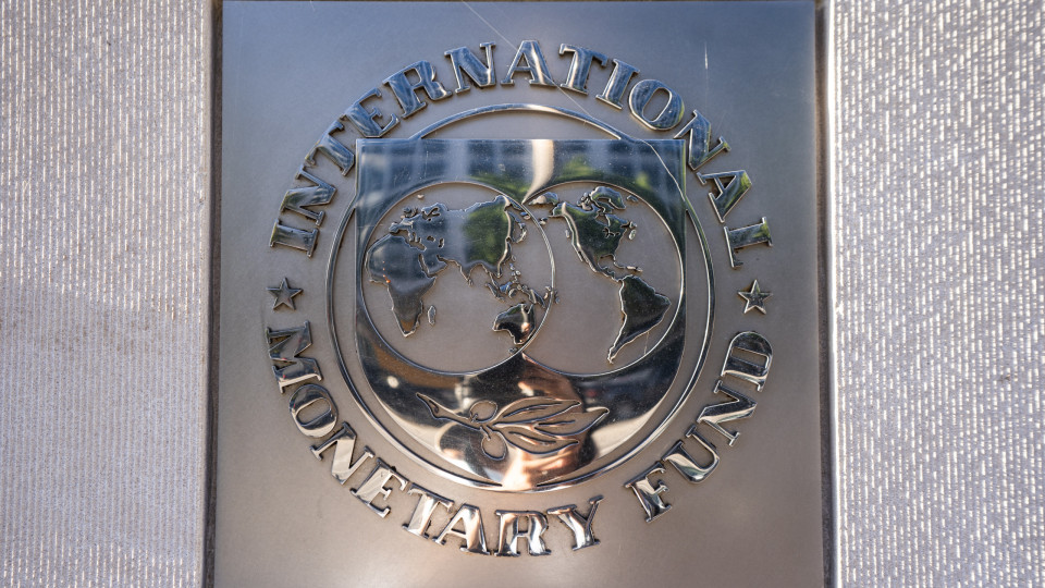 FMI defende que inflação é transitória, mas pede vigilância