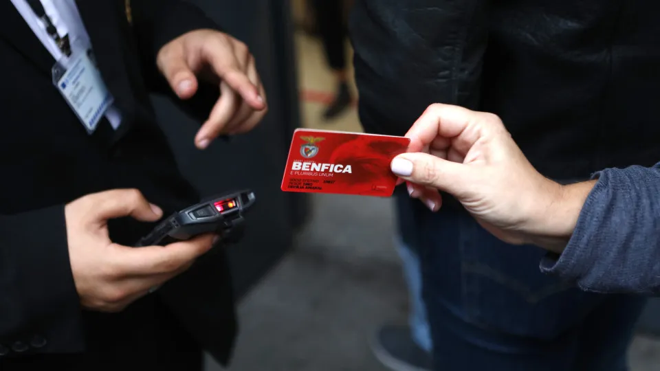 Benfica pede submissão de listas até 10 de outubro e debates eleitorais
