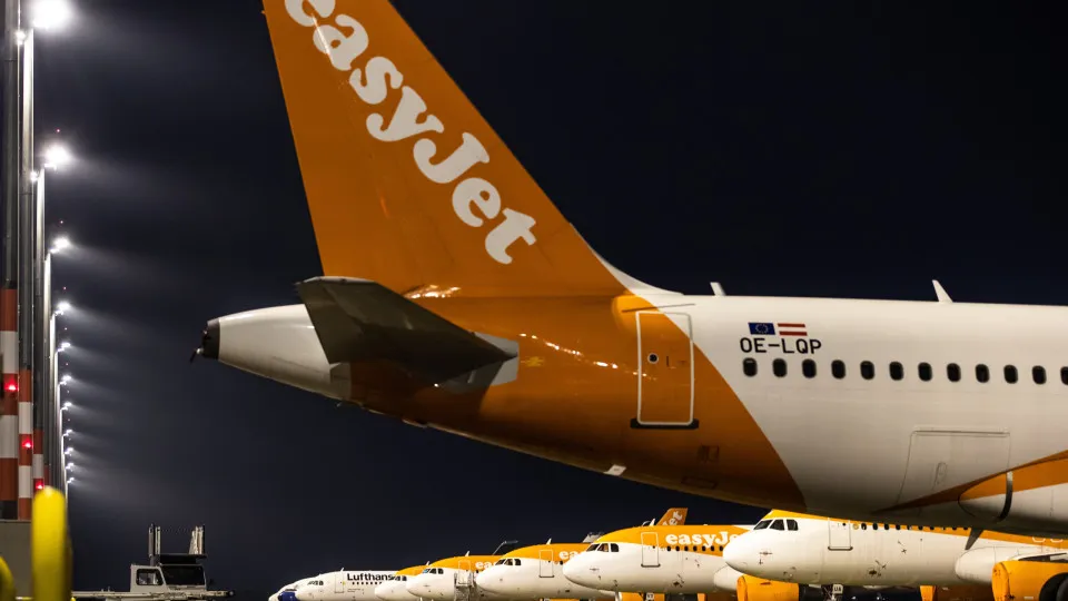 Tripulantes da easyJet reúnem-se para analisar situação laboral