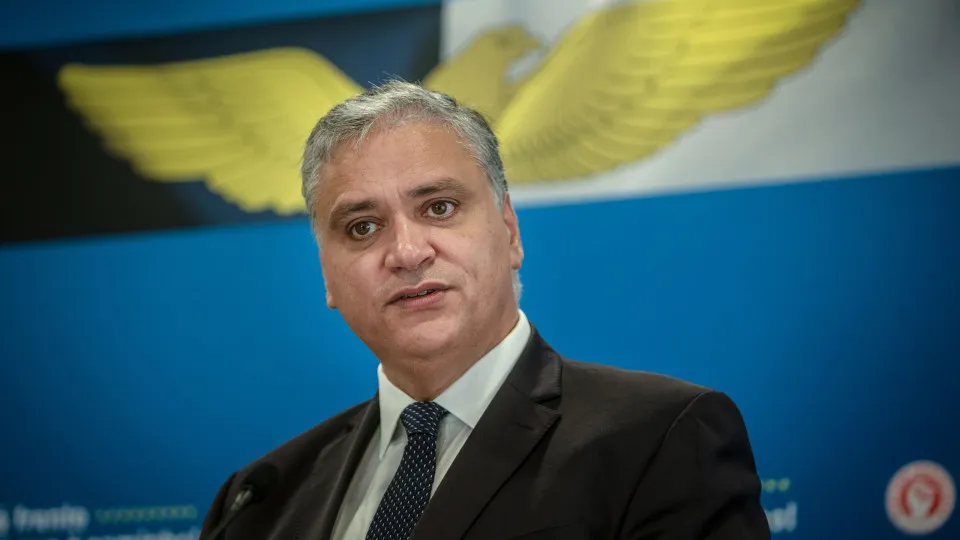 PS/Açores diz que Governo Regional copia vícios de anteriores executivos