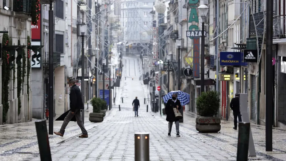Mais de 8 milhões de portugueses obrigados a recolher a partir das 13h