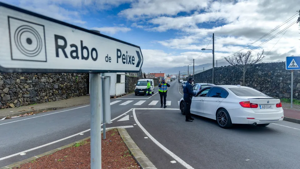 Covid-19: Rabo de Peixe responsável por 17 dos 19 casos dos Açores