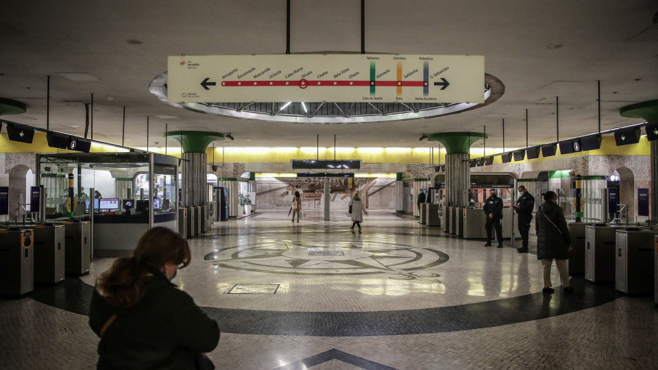 Metro de Lisboa em greve parcial com paralisação do serviço de manhã