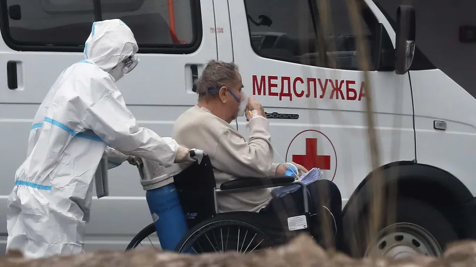 Covid-19: Rússia com mais de 26 mil novas infeções e 447 mortes