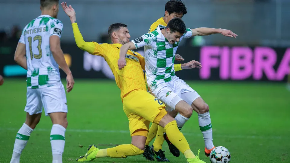 Vitória não quis cantar vitória e Portimonense entala Moreirense