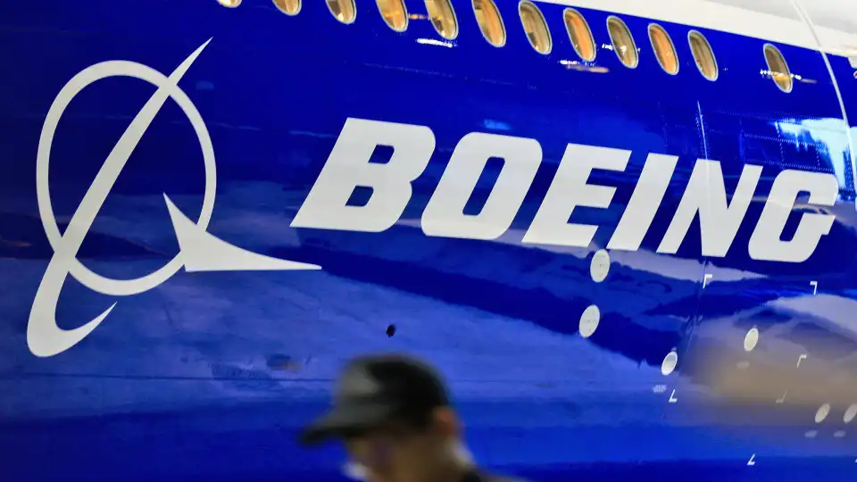 Boeing e sindicatos chegam a acordo de princípio e põem fim à greve