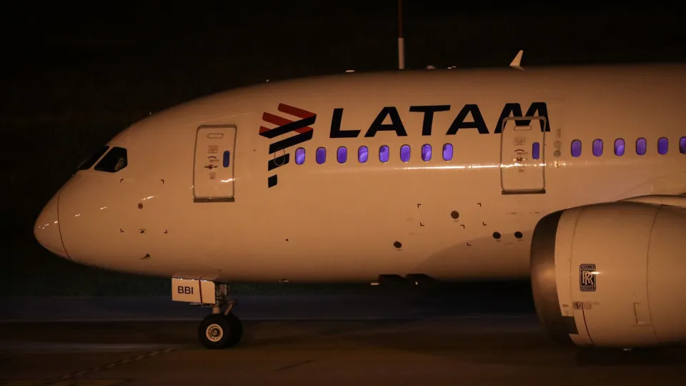 Pelo menos 50 feridos na Nova Zelândia em voo da Latam Airlines