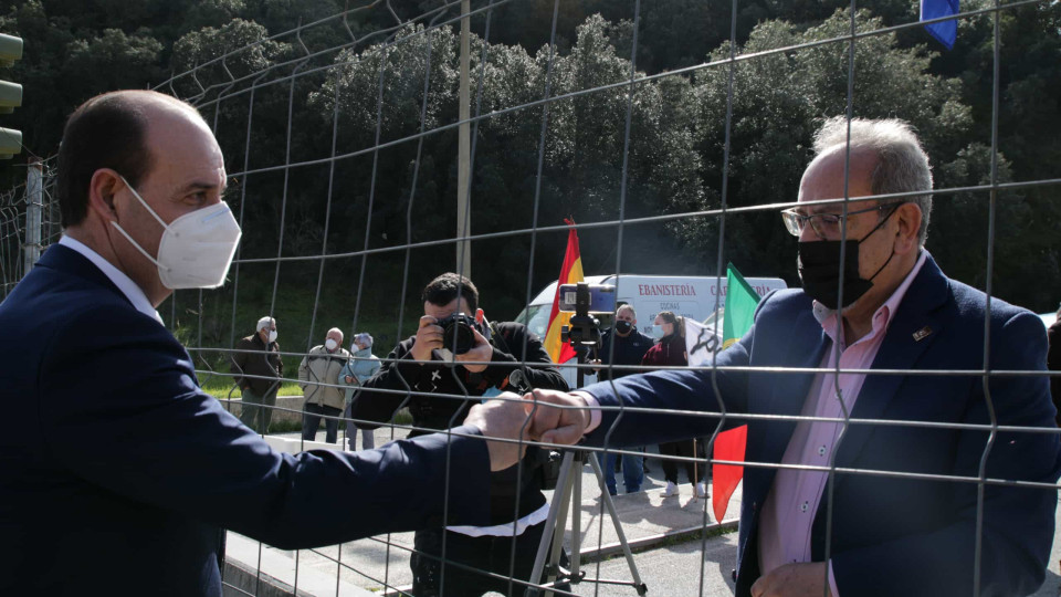 Portugueses e espanhóis reclamam reabertura da fronteira de Bemposta
