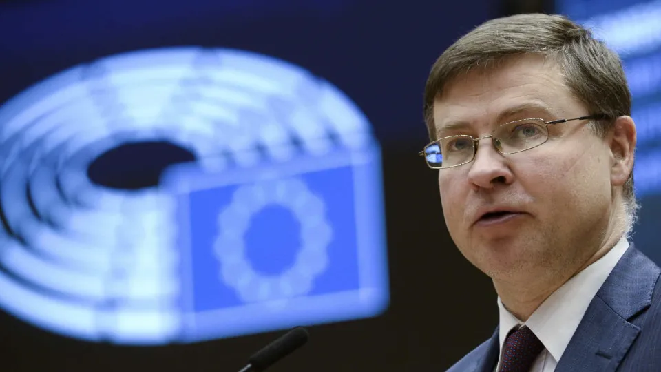 Bruxelas insiste que PRR contenham contributos das consultas públicas