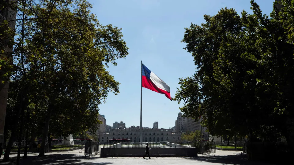Chile elege hoje novo presidente no meio de crise