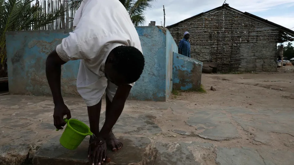 Moçambique/Ataques. Polícia maltrata deslocados sem documentos