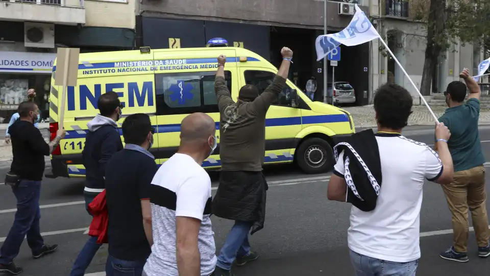 Técnicos de emergência pré-hospitalar em greve a partir de dia 30