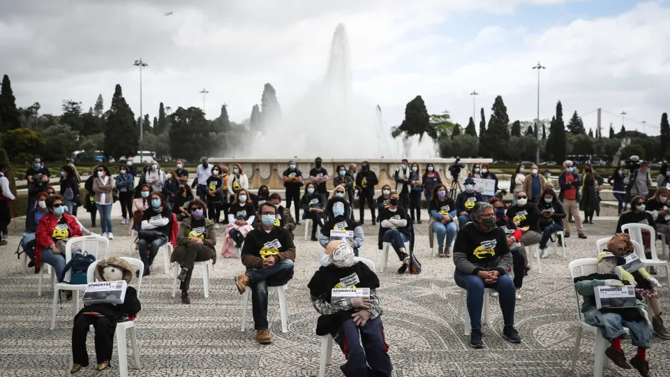 Professores exigem negociação para rejuvenescer classe docente