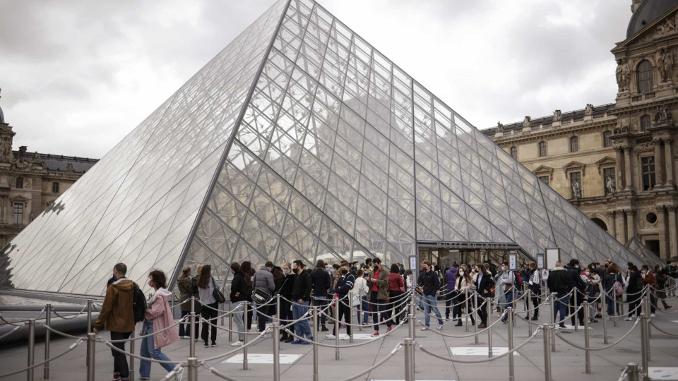 Laurence des Cars vai ser a primeira mulher a dirigir o Museu do Louvre