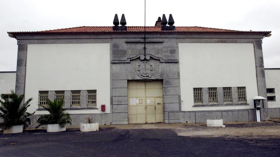 Greve de guardas na prisão de Tires arranca com 90% de adesão