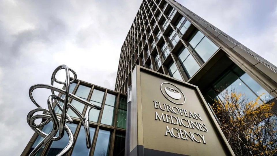Covid-19: Agência Europeia do Medicamento aprova dois novos tratamentos