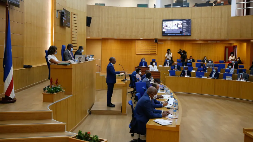 Parlamento de Cabo Verde aprova 1.ª alteração à nova lei de nacionalidade