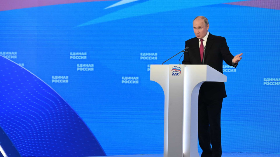 Putin promete milhares de milhões de rublos antes das eleições 