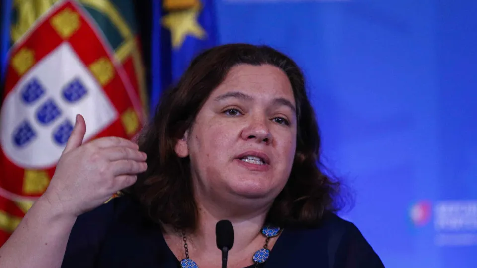 "Casa Aberta" arranca no sábado para ajudar a regularizar acumulados nos registos -- Governo