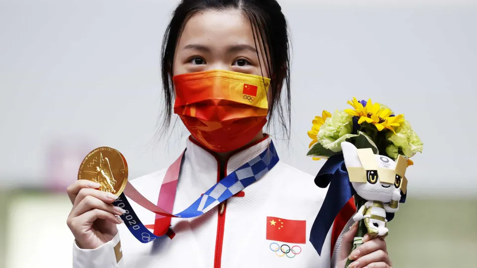 Qian Yang conquista a primeira medalha de ouro dos Jogos Olímpicos