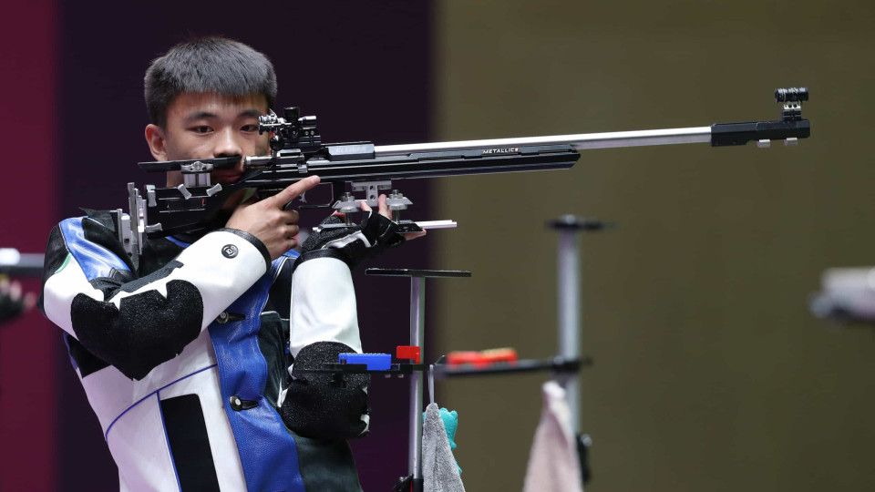 Tiro encerra com ouro para Changhong Zhang e recorde mundial