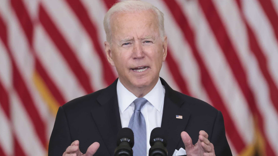 Afeganistão: Democratas pedem explicações a Biden por retirada caótica