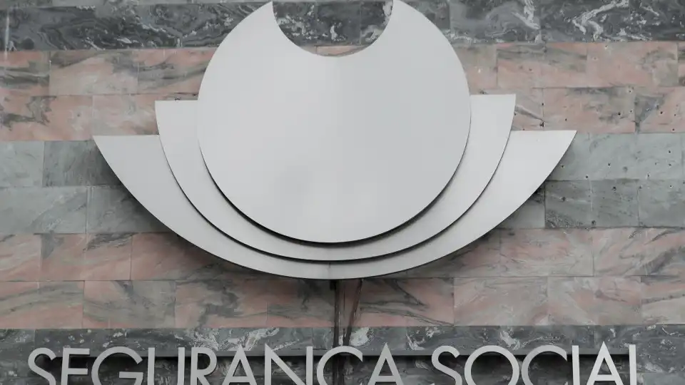 Excedente da Segurança Social cai 3,8% até abril para 2.082,8 ME