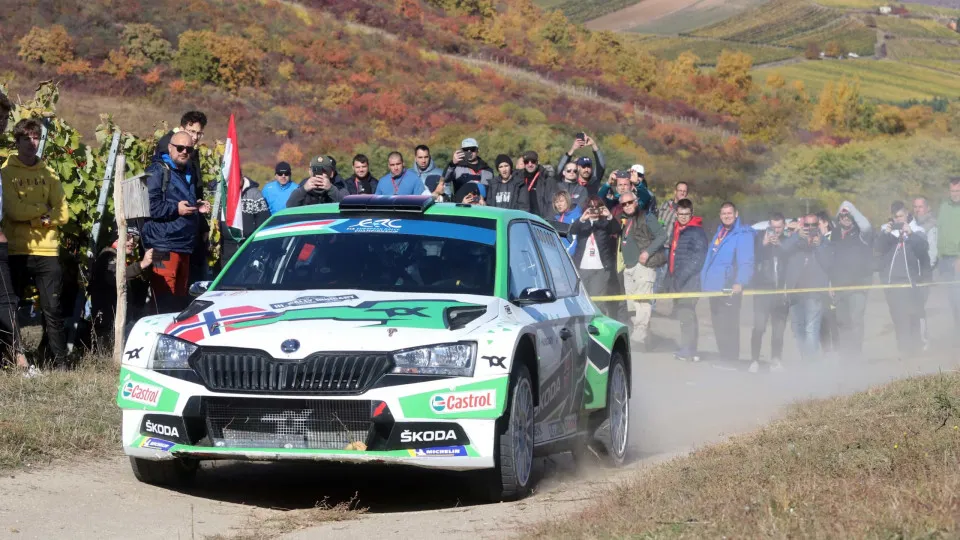 Sétimo lugar na Hungria dá título europeu de ralis a Andreas Mikkelsen