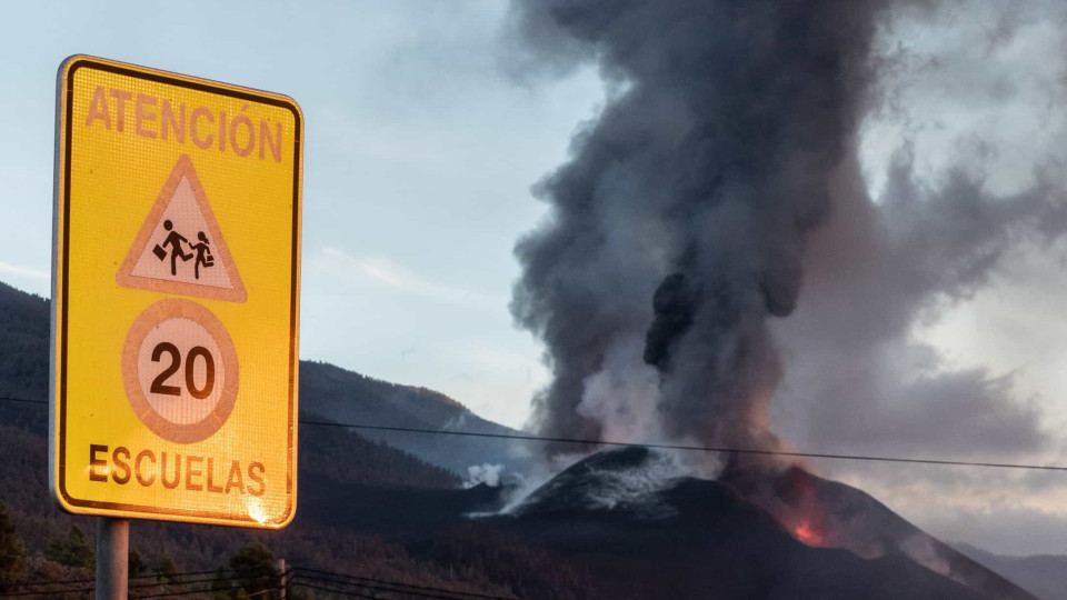 Emissões de dióxido de enxofre de vulcão Cumbre Vieja preocupam