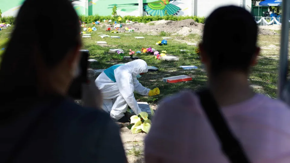 Pandemia já matou pelo menos 5.180.276 pessoas em todo o mundo