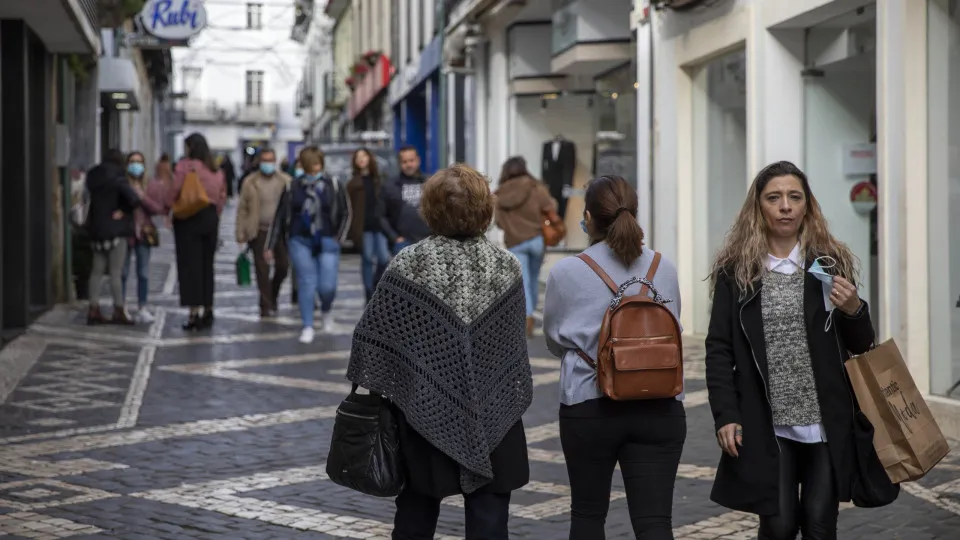 Covid-19: Açores com 1.387 novos casos e um óbito nas últimas 24 horas