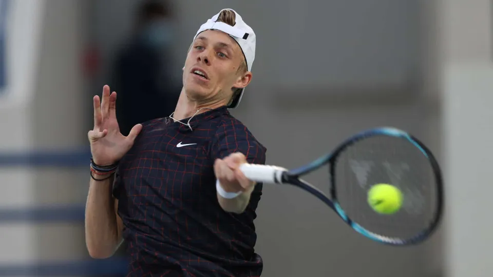 Tenista canadiano Denis Shapovalov está infetado