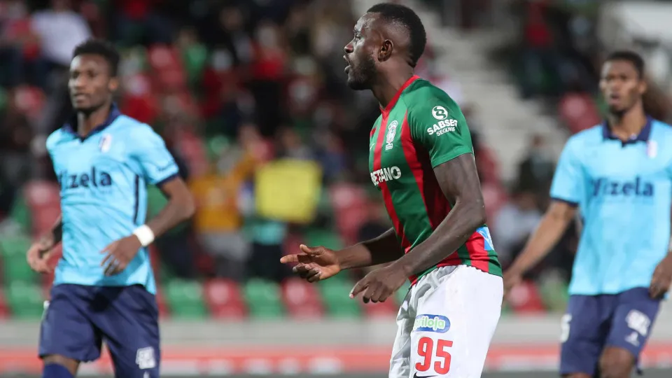 Marítimo dá 'pontapé' no surto de Covid-19 e vence na receção ao Vizela