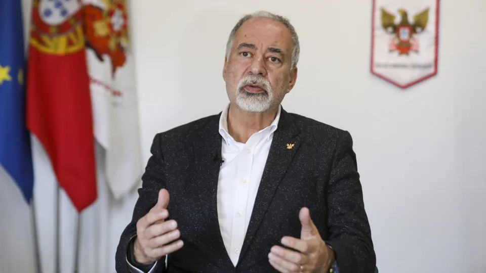 Combate aos incêndios deve ser exclusivo dos bombeiros - Liga