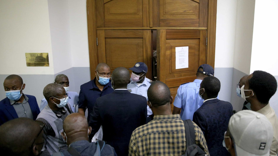 Mais de 20 ativistas angolanos julgados por "manifestação não autorizada"