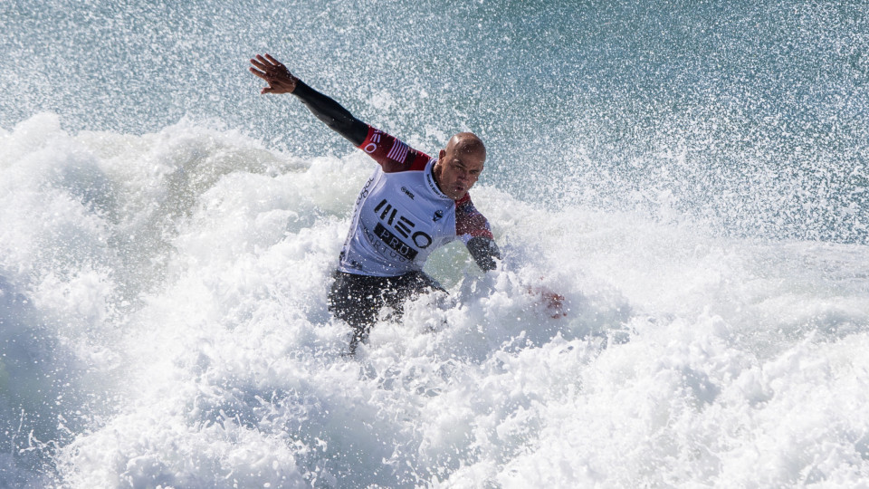 Kelly Slater will compete in the world elite events in Tahiti and Fiji
