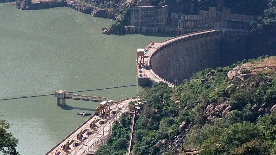 Seca condiciona produção de eletricidade na barragem de Cahora Bassa