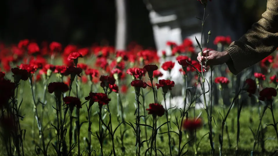 25 de Abril. "Ainda hoje desertores são considerados traidores à pátria"