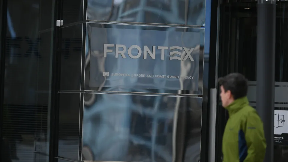 Agência Frontex diz que cumpriu regras no naufrágio em Calábria em fevereiro