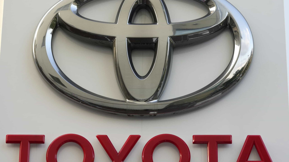 Construtora automóvel Toyota põe fim à produção de veículos na Rússia