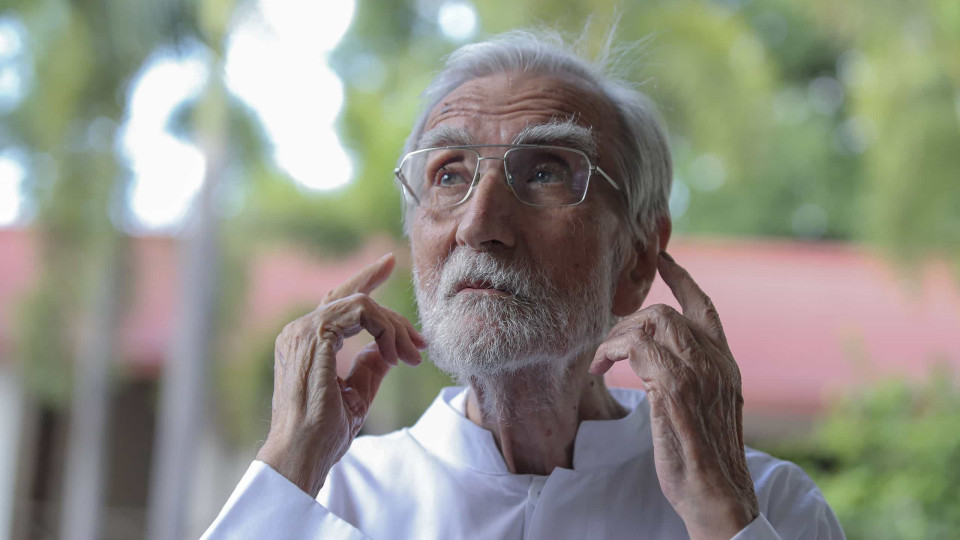 João Felgueiras, o educador jesuíta centenário "feliz" com a vida