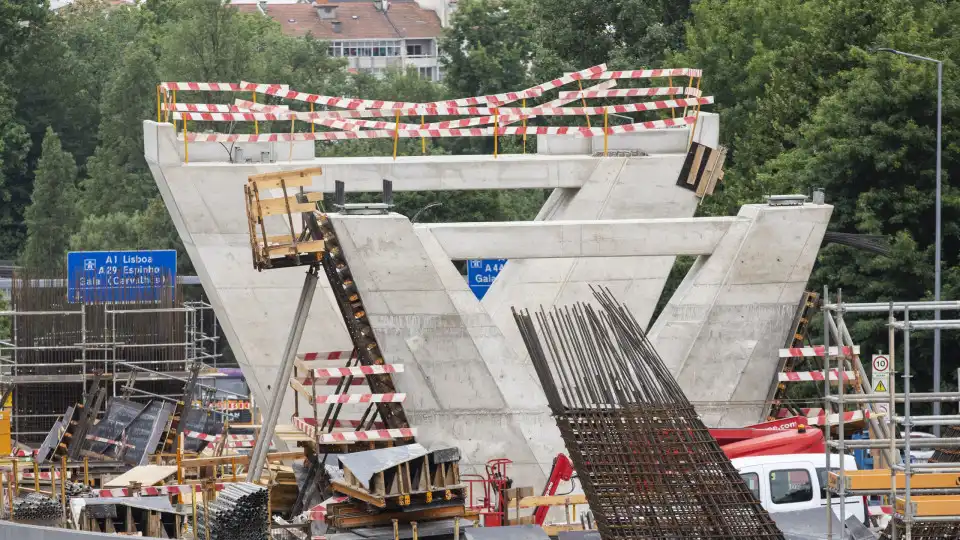 Construção da nova ponte do metro corta rua em Gaia durante 2 anos