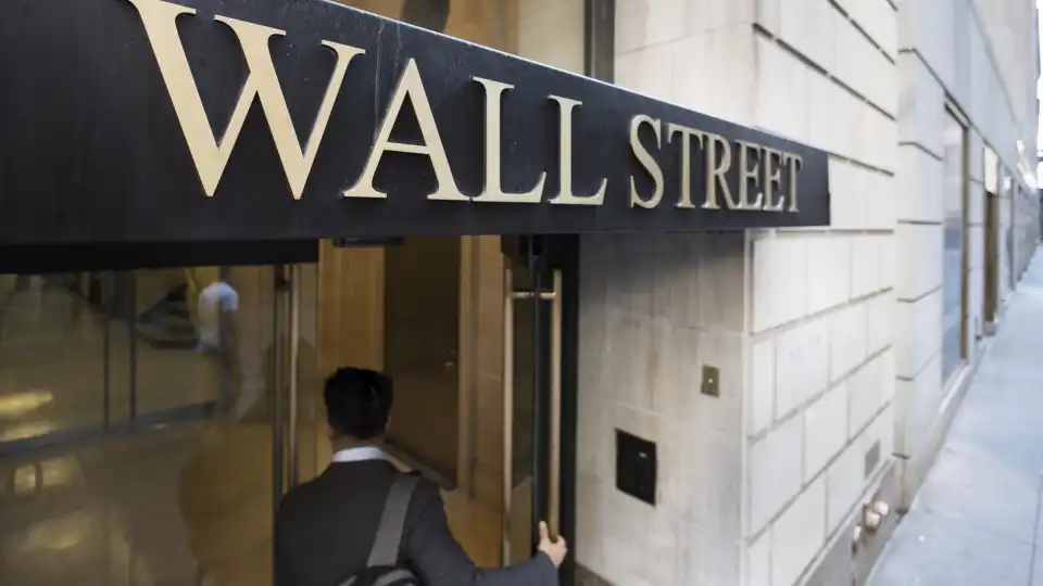 Wall Street fecha com Nasdaq e S&P500 a renovarem recordes em dia de Fed