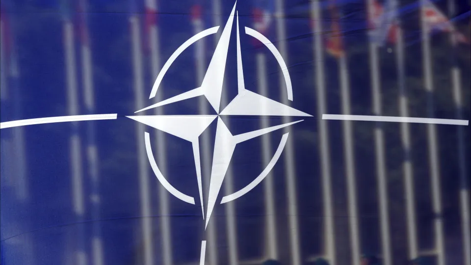 NATO aprova investimento em rede de abastecimento de combustível