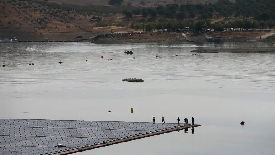 APA chumba plataforma de energia eólica e solar no Parque Peneda-Gerês